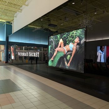 Victoria's Secret & PINK - Side view from the mall - Lingerie Near Me - Vaughan, Ontario