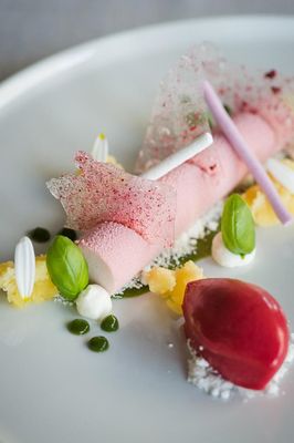 GUSTAV Restaurant & Bar by null