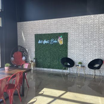Gong Cha - Another angle of the interior - Bubble Tea Near Me - San Antonio, Texas