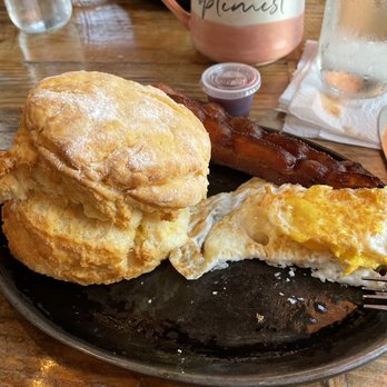 Two Cracked Eggs Cafe - Breakfast & Brunch Near Me - Savannah, Georgia Two Cracked Eggs Cafe - Breakfast & Brunch Near Me - Savannah, Georgia