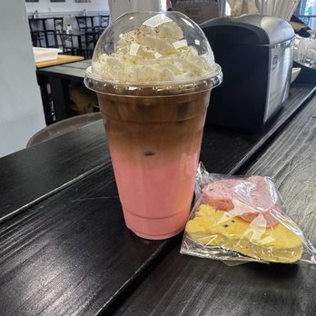 Jersey Girl Cafe - RASPBERRY CHEESECAKE CAPPUCINO - Cafes Near Me - Hamilton, New Jersey