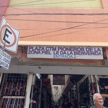 Zona Piel - Leather zone - Shoe Stores Near Me - León, GUA