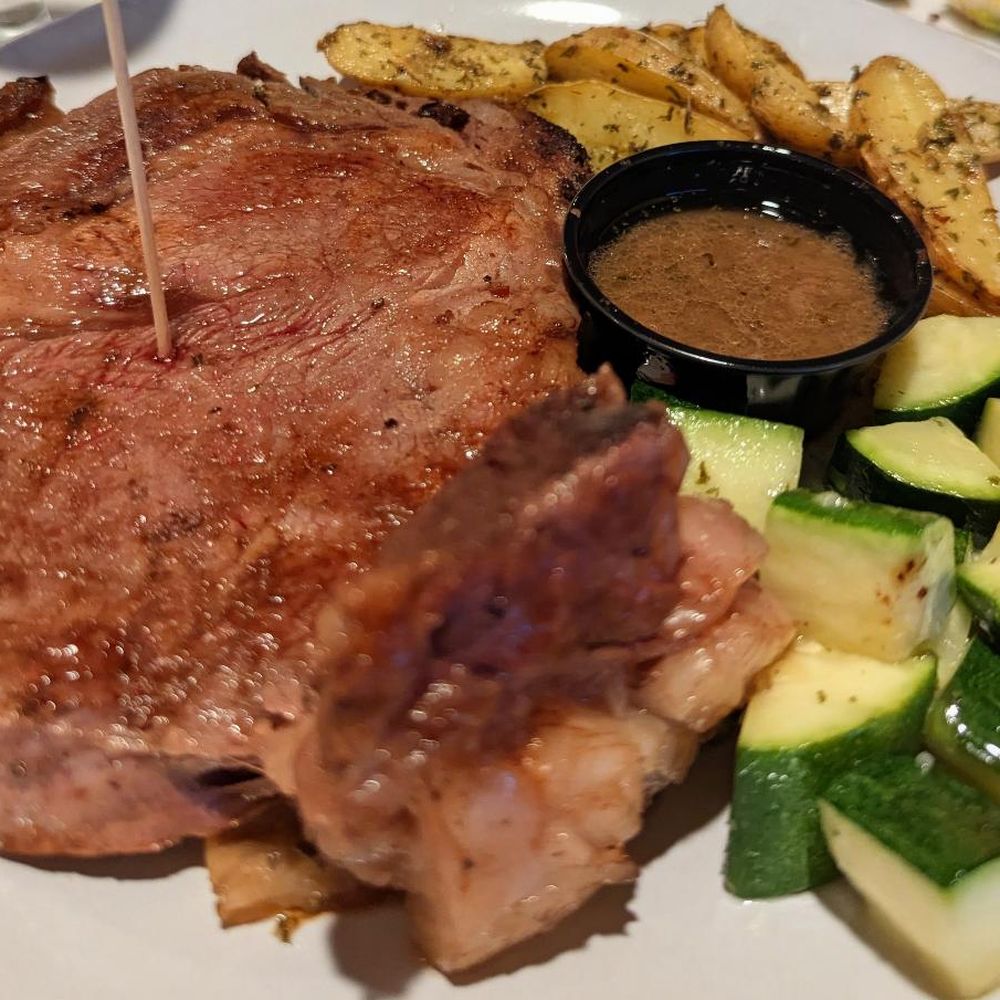 Olde Lincoln House - Rare Prime Rib - American Near Me - Ephrata, Pennsylvania Olde Lincoln House - Rare Prime Rib - American Near Me - Ephrata, Pennsylvania