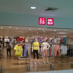 Uniqlo ユニクロ - The biggest Uniqlo I've been to