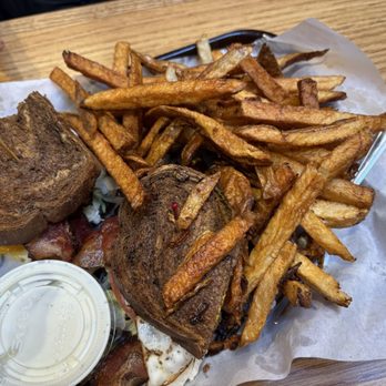Carver Hangar - BLT with Egg on Rye. The fries are amazing - American Near Me - Damascus, Oregon