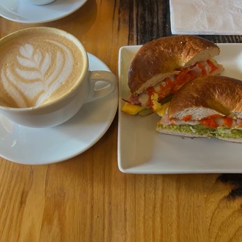 Thump Coffee - Vanilla Latte  Breakfast bagel - Coffee & Tea Near Me - Denver, Colorado