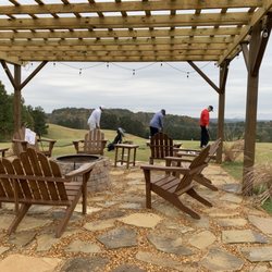 Currahee Club - Sitting area at driving range.