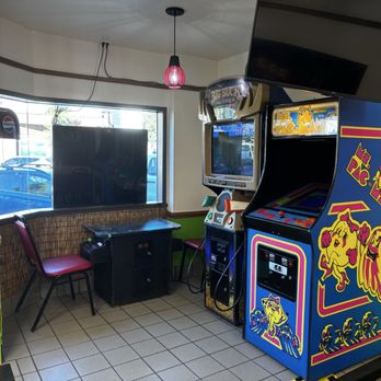 Antony’s Pizzeria & Eatery - Arcade - Pizza Near Me - Kalama, Washington Antony’s Pizzeria & Eatery - Arcade - Pizza Near Me - Kalama, Washington
