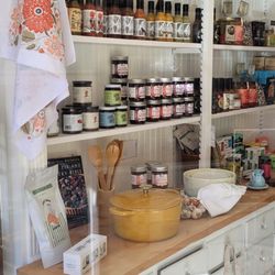 Garnish - Adorable shop with quality pantry items.