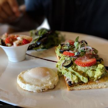 The Conche - Cocktail Bars Near Me - Leesburg, Virginia