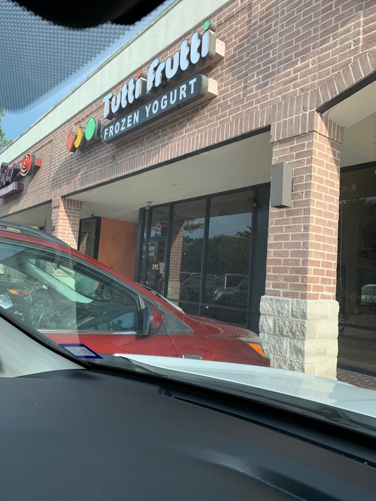 TUTTI FRUTTI FROZEN YOGURT Updated July 2024 17 Photos & 29 Reviews