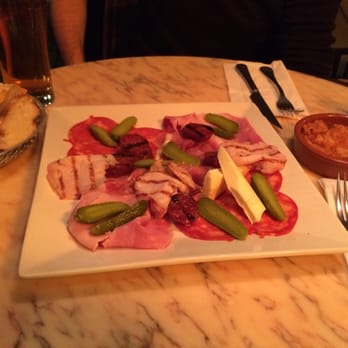 Les Blouses Blanches - Planche charcuterie - Lounges Near Me - Paris, 75 Les Blouses Blanches - Planche charcuterie - Lounges Near Me - Paris, 75