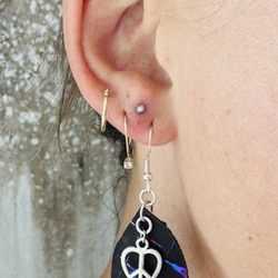 Express Yourself - Stacked/offset lobes