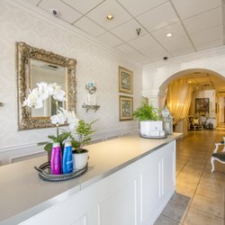Euro Tan - Beautiful lobby area at EuroTan Rosedale