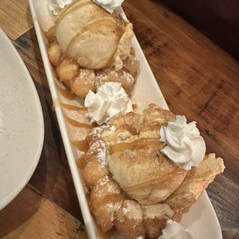 Ashling Kitchen and Bar - Churro Doughnut with cinnamon ice cream - New American Near Me - Crofton, Maryland