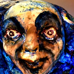 Kiezkulturwerkstatt - Ausstellungsobjekte in Kiezkulturwerkstatt Charlottenburg des peruanischen Künstlers Fernando Perez Molinari #Freakshow