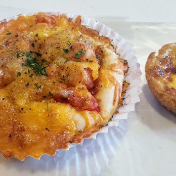 85°C Bakery Cafe-Irvine - Hawaiian chicken, egg tart - Coffee & Tea Near Me - Irvine, California