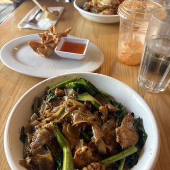 Her Thai - Thai Near Me - Los Angeles, California Her Thai - Thai Near Me - Los Angeles, California