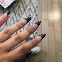 Hollywood Nails Salon
