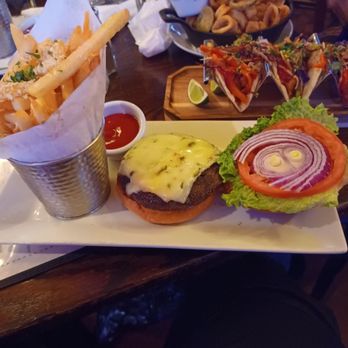 Harlem Tavern - HT Burger Brunch - Pubs Near Me - New York, New York Harlem Tavern - HT Burger Brunch - Pubs Near Me - New York, New York