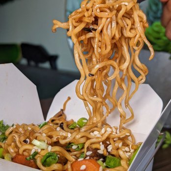 Street to Table - Veggie ramen stirfry - Cocktail Bars Near Me - Merrick, New York