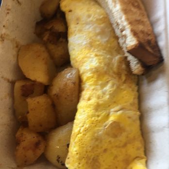 Brooklyn Deli - Cheese omelette, potatoes and toast - Hot Dogs Near Me - Queens, New York