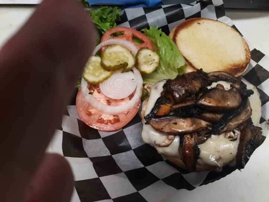 Bully's North by null