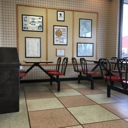 Big Cheese Pizza - Seating