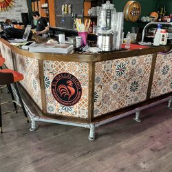 El Gallo Giro - Bar Display