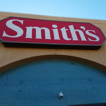 Smith's - View from outside - Grocery Near Me - Albuquerque, New Mexico
