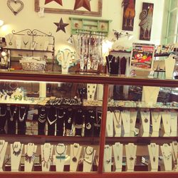 Frog Pond Antiques & Gifts