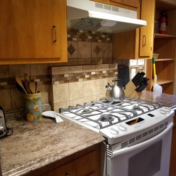 Rainier Cottages - Mountain Peek Kitchen - Vacation Rentals Near Me