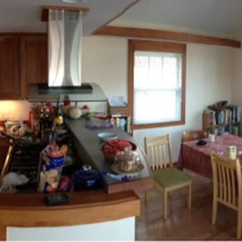 The Baxter House Bed & Breakfast - Kitchen and dining area - Bed & Breakfast Near Me - Ann Arbor, Michigan