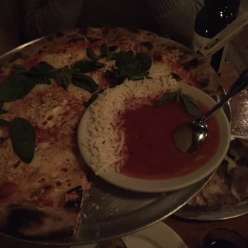 Lucali - Pizza, calzone sauce, calzone - Pizza Near Me - Brooklyn, New York