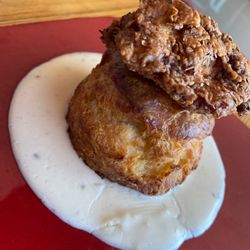 Bourbon & Baker - Fried Chicken and a Biscut Plate