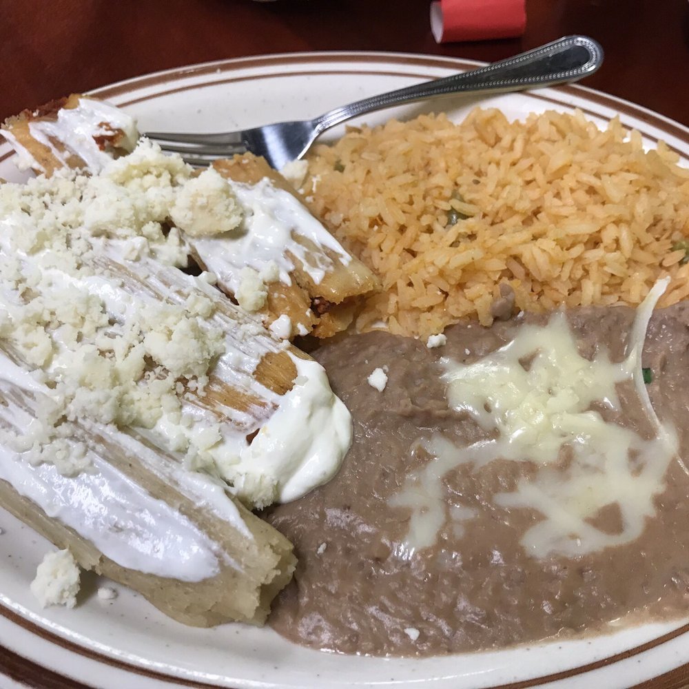 Lindo Michoacan - My main course of 3 tamales, arroz (rice), and frijoles (refried beans). SUPER YUMMY!!! - Mexican Near Me - Jonesboro, Arkansas