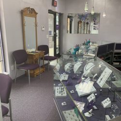 Nex Generation Jewelry - A cozy store where customers leave as friends.