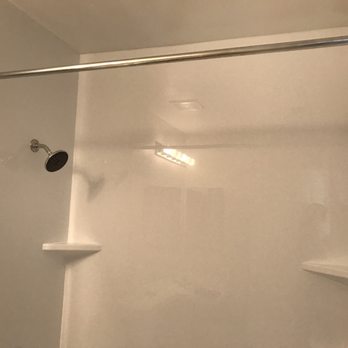 Re-Bath - Floor to ceiling tub surrounds means no room for water intrusion - Kitchen & Bath Near Me - Las Vegas, Nevada