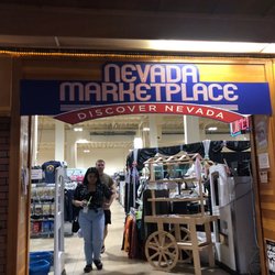 5 Bees Books - Outside of the mall