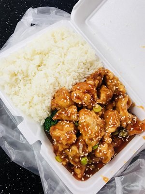 Lian's Kitchen by null