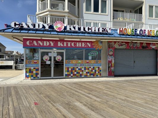 Candy Kitchen by null