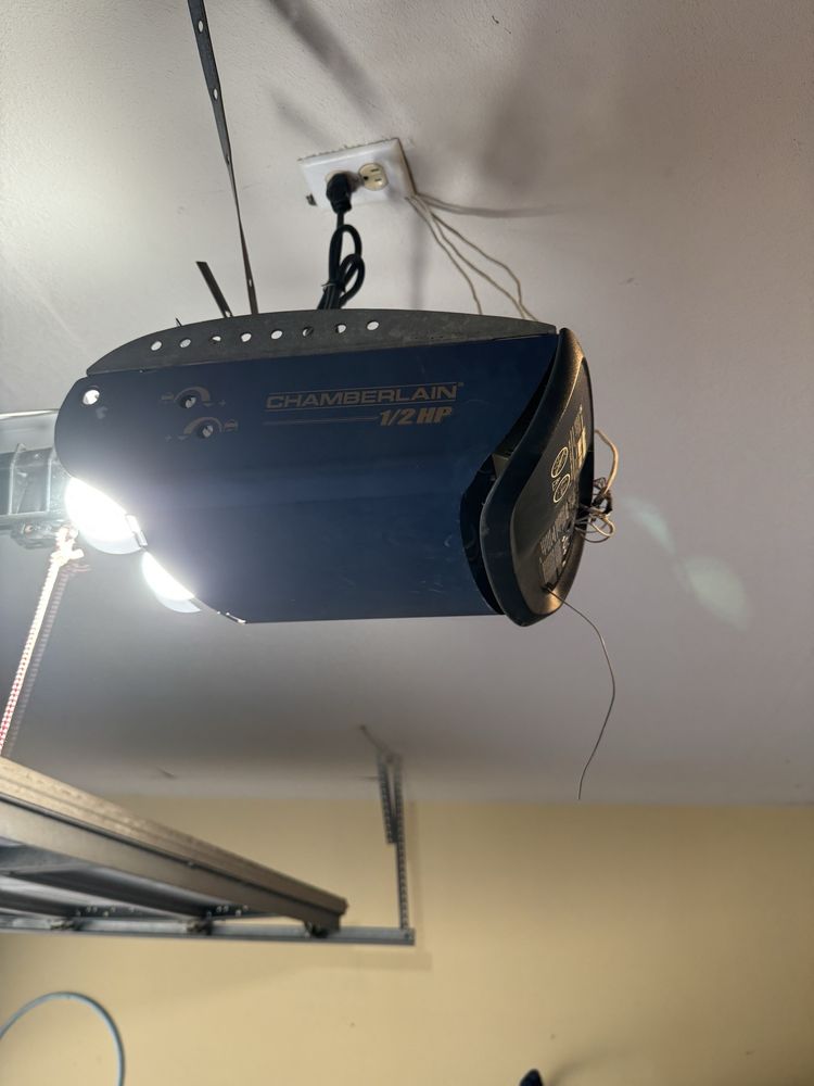 Flash Garage Door Service - Austin - Garage Door Contractor in Austin, TX