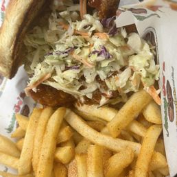 Monday Deal: Chicken Sandwich Combo Deal! Monday Deal: Chicken Sandwich Combo Deal!