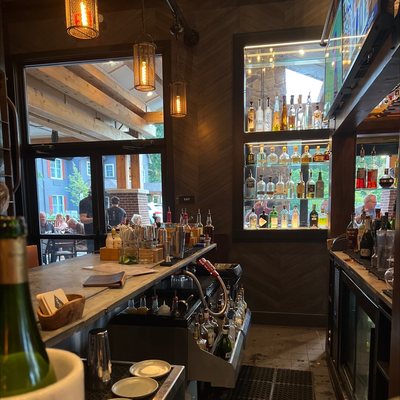 Craftsman Wood Grille & Tap House by null