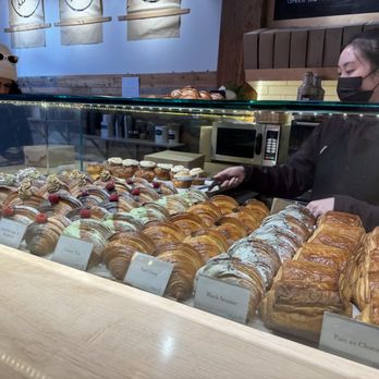 Angus T - Baking case - Cafes Near Me - Vancouver, British Columbia