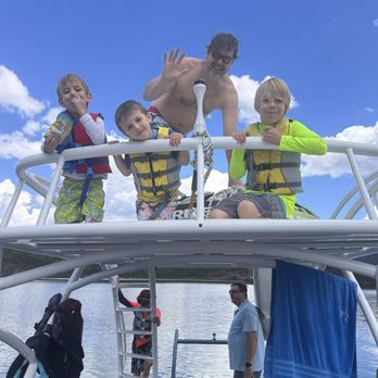 Seven Points Marina - Upper deck - Boating Near Me - Hesston, Pennsylvania
