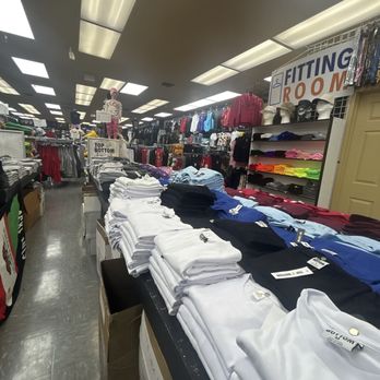 Top To Bottom - Men's Clothing Near Me - Tigard, Oregon
