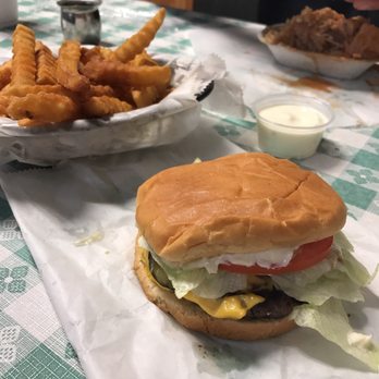 Tarheel Q - Hand patted qtr pounder.. heaven. Extra crispy fries and home made ranch! - Barbeque Near Me - Lexington, North Carolina