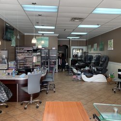 KV Nails - Inside view