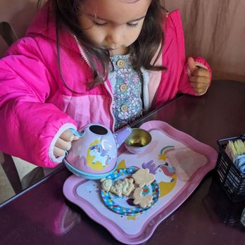 Molly's Souper - Complimentary kids tea set with apple juice and animal crackers - Breakfast & Brunch Near Me - Upland, California